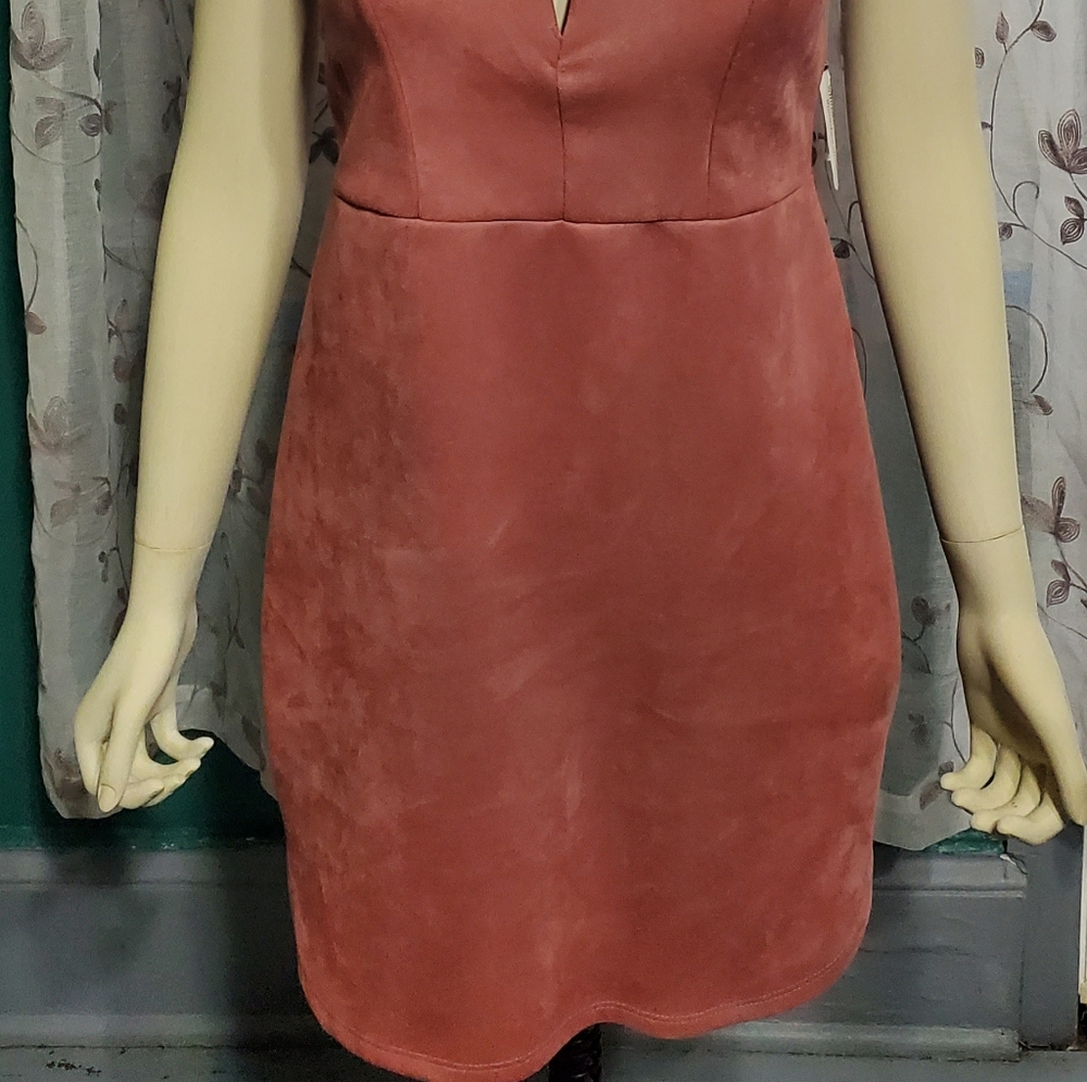 Dress - Picture 2 of 4